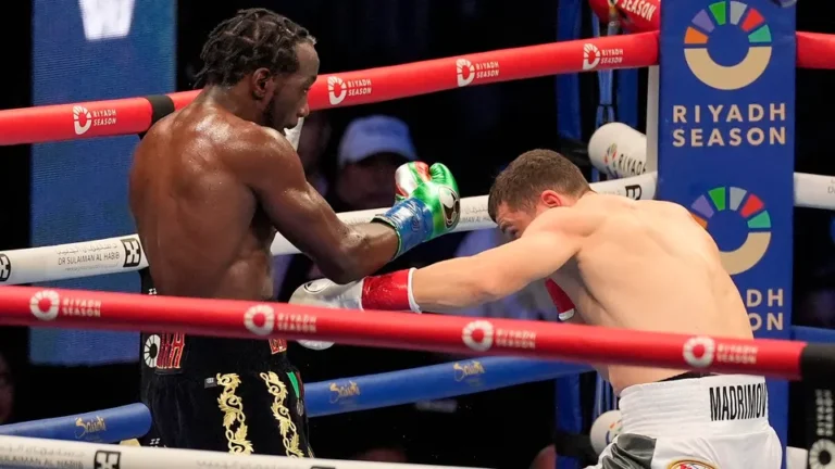 Terence Crawford defeats Israil Madrimov