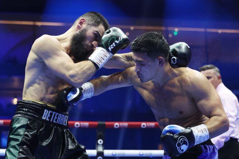 Artur Beterbiev Dmitry Bivol